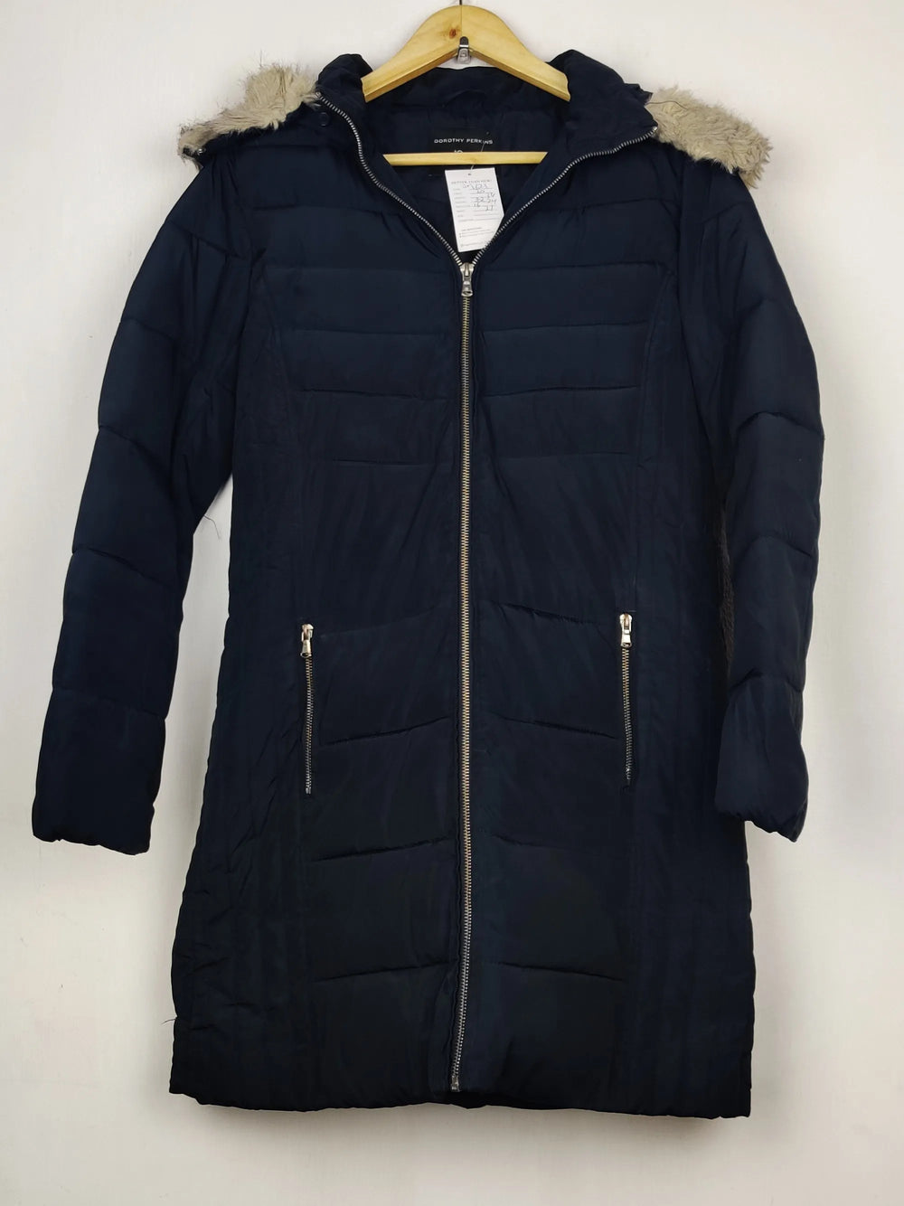 Buy online pre-used pre-loved 100% authentic & Original branded Dorothy Perkins (JKT-1621) available in Pakistan. Top international brands avilable.