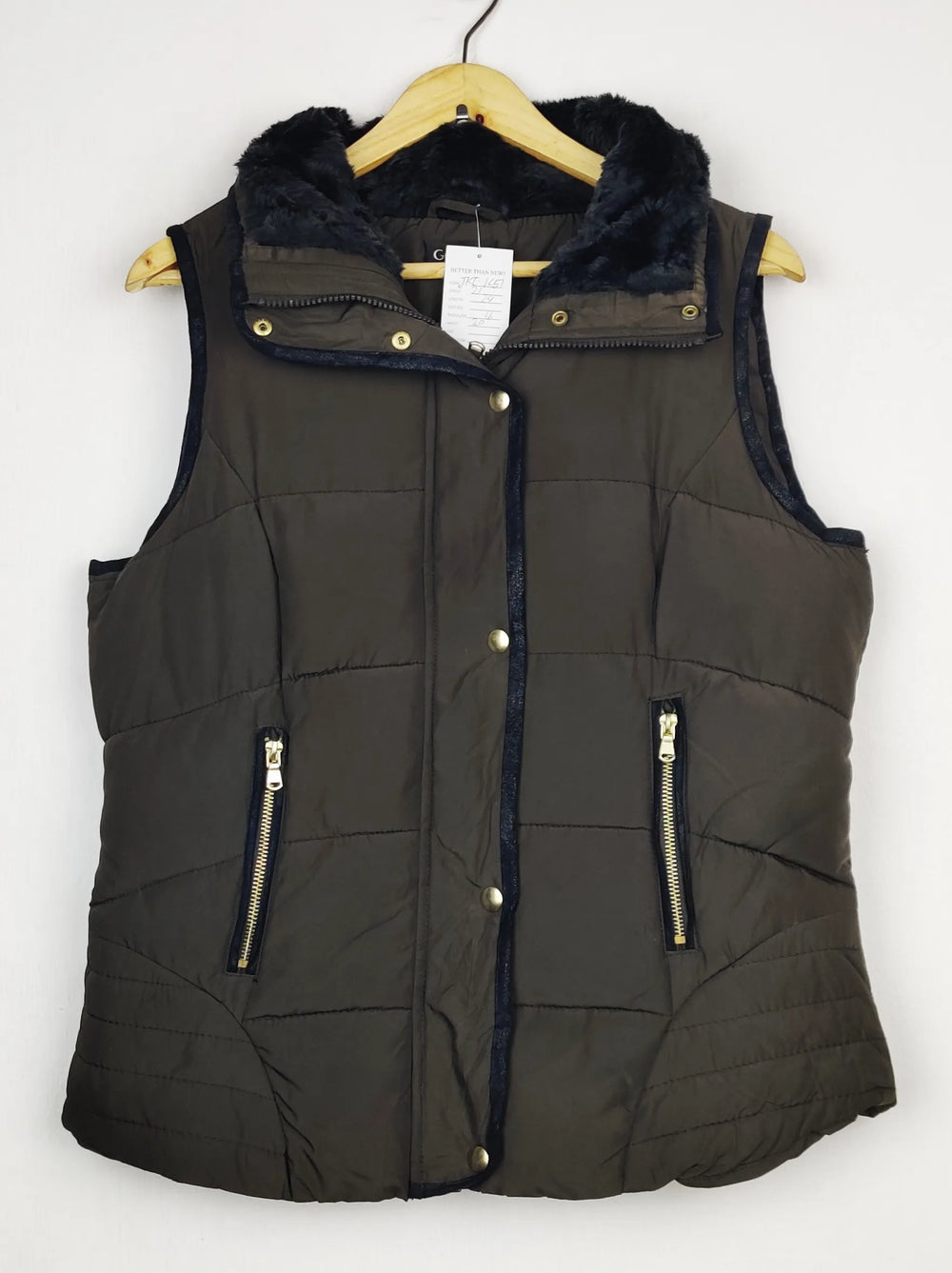 Buy online pre-used pre-loved 100% authentic & Original branded George (JKT-1651) available in Pakistan. Top international brands avilable.