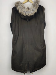 F&F (JKT-1671)