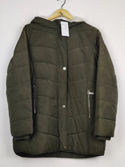 Buy online pre-used pre-loved 100% authentic & Original branded Zara (JKT-1685) available in Pakistan. Top international brands avilable.