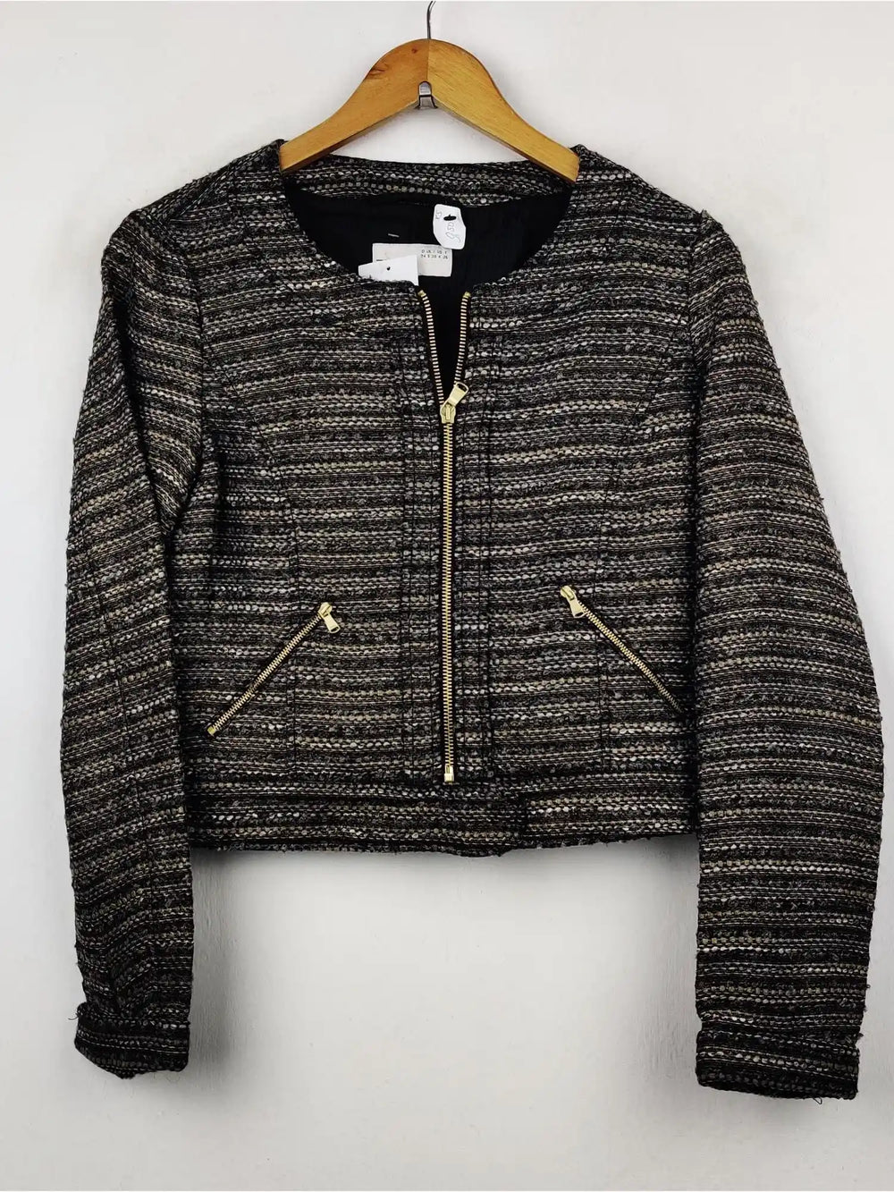 Buy online pre-used pre-loved 100% authentic & Original branded Spirit (JKT-392) available in Pakistan. Top international brands avilable.