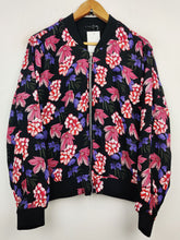 Buy online pre-used pre-loved 100% authentic & Original branded Unknown Brand (JKT-521) available in Pakistan. Top international brands avilable.