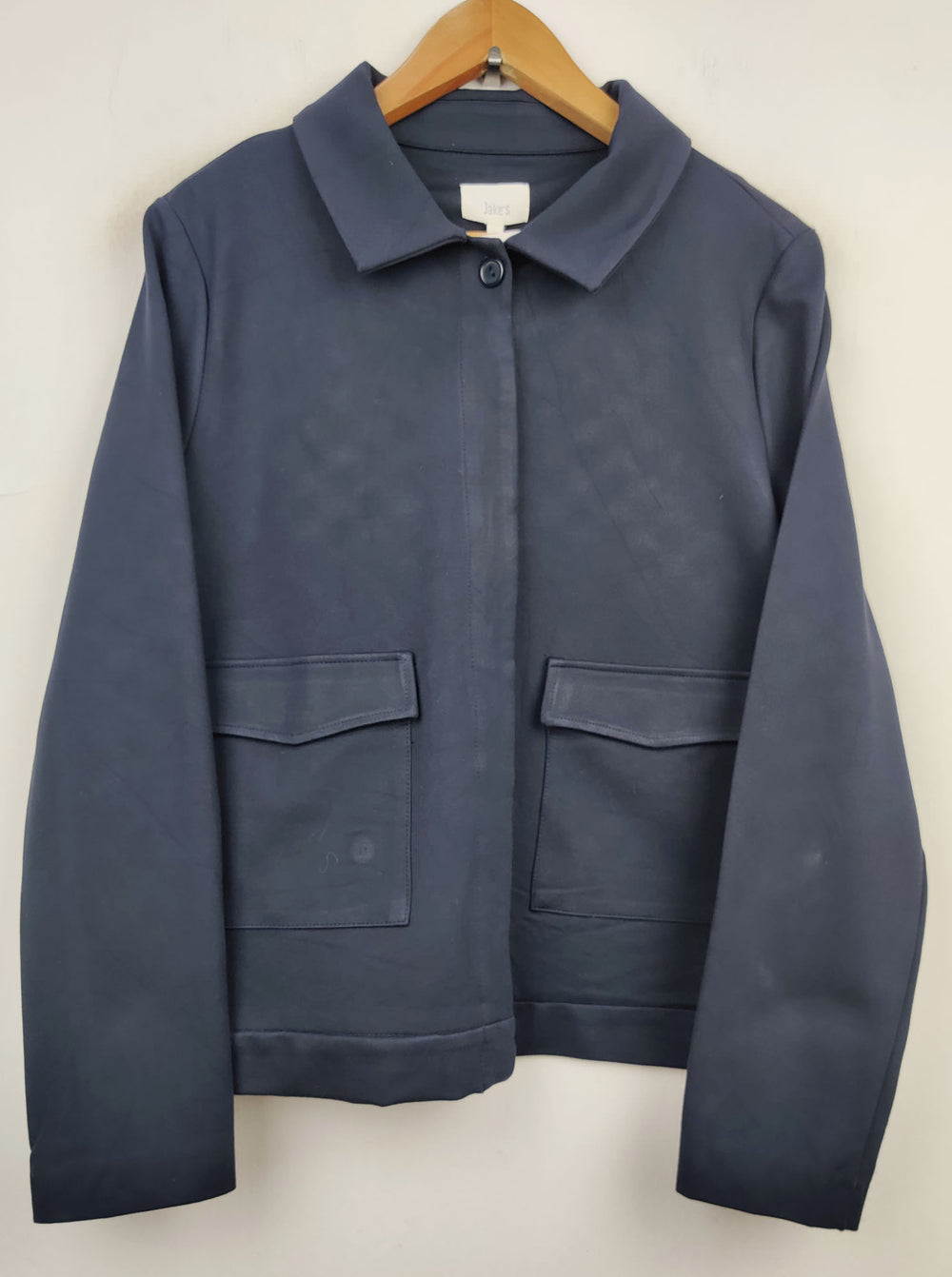 Buy online pre-used pre-loved 100% authentic & Original branded Jakes (JKT-525) available in Pakistan. Top international brands avilable.