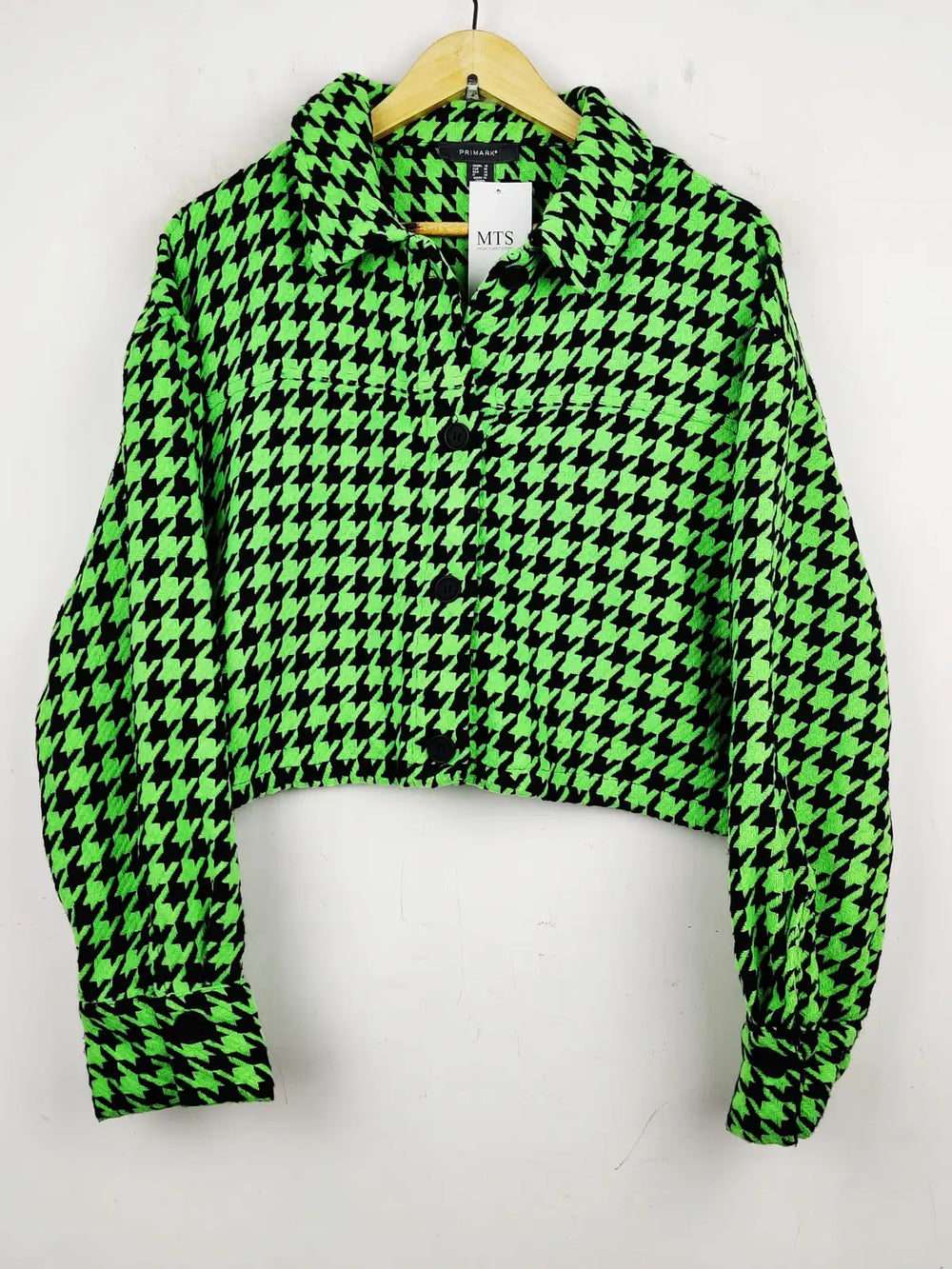 Buy online pre-used pre-loved 100% authentic & Original branded Primark (JKT-540) available in Pakistan. Top international brands avilable.