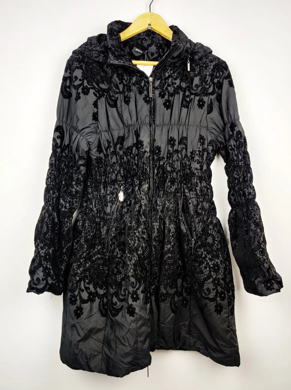 Buy online pre-used pre-loved 100% authentic & Original branded Roman (JKT-557) available in Pakistan. Top international brands avilable.