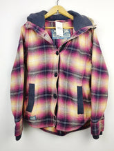 Buy online pre-used pre-loved 100% authentic & Original branded Superdry (JKT-560) available in Pakistan. Top international brands avilable.