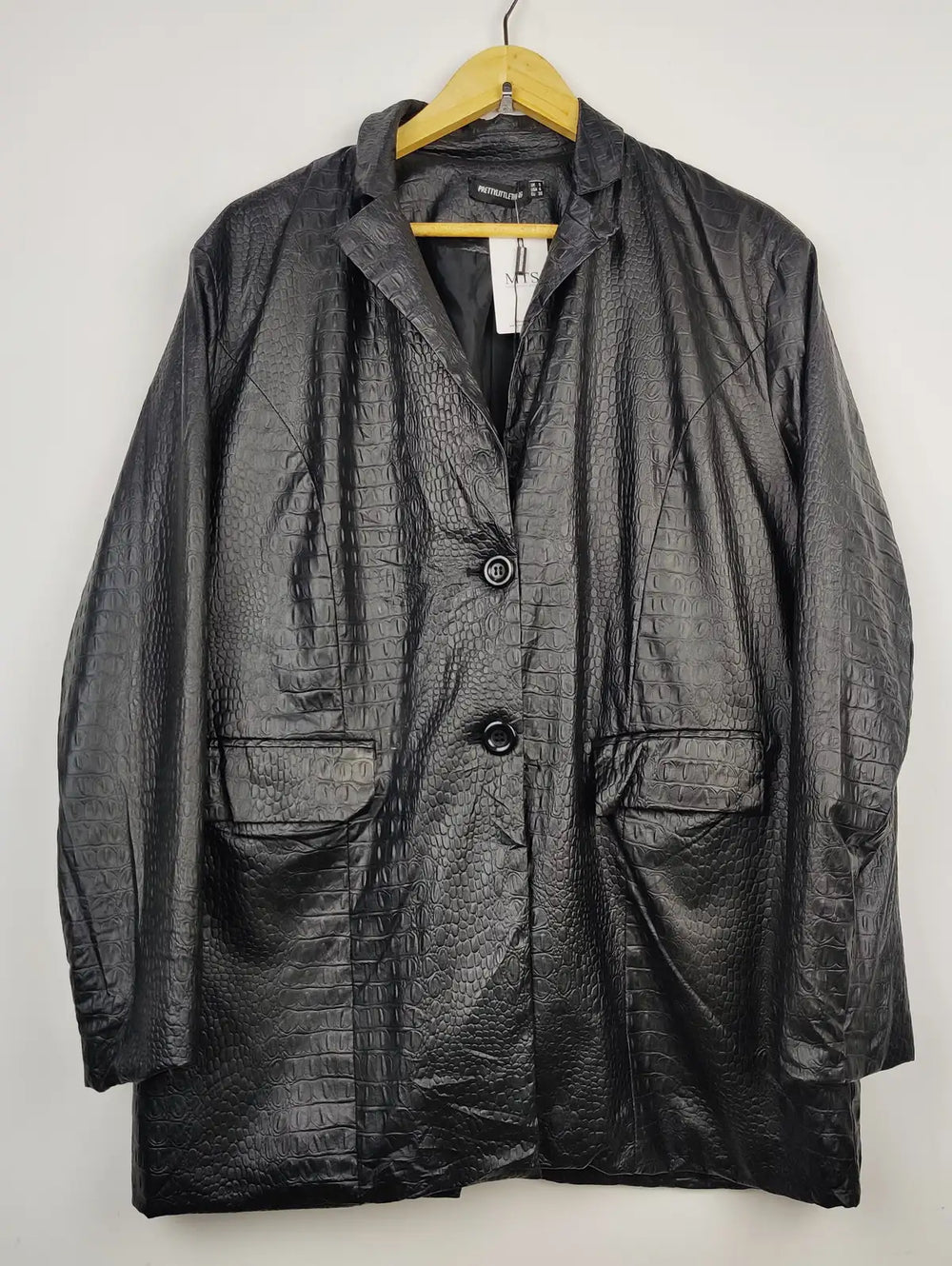 Buy online pre-used pre-loved 100% authentic & Original branded Pretty Little Things (JKT-563) available in Pakistan. Top international brands avilable.