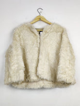 Buy online pre-used pre-loved 100% authentic & Original branded Atmosphere (JKT-589) available in Pakistan. Top international brands avilable.