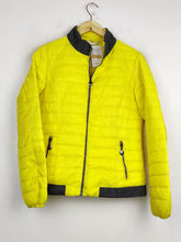 Buy online pre-used pre-loved 100% authentic & Original branded Unknown Brand (JKT-591) available in Pakistan. Top international brands avilable.