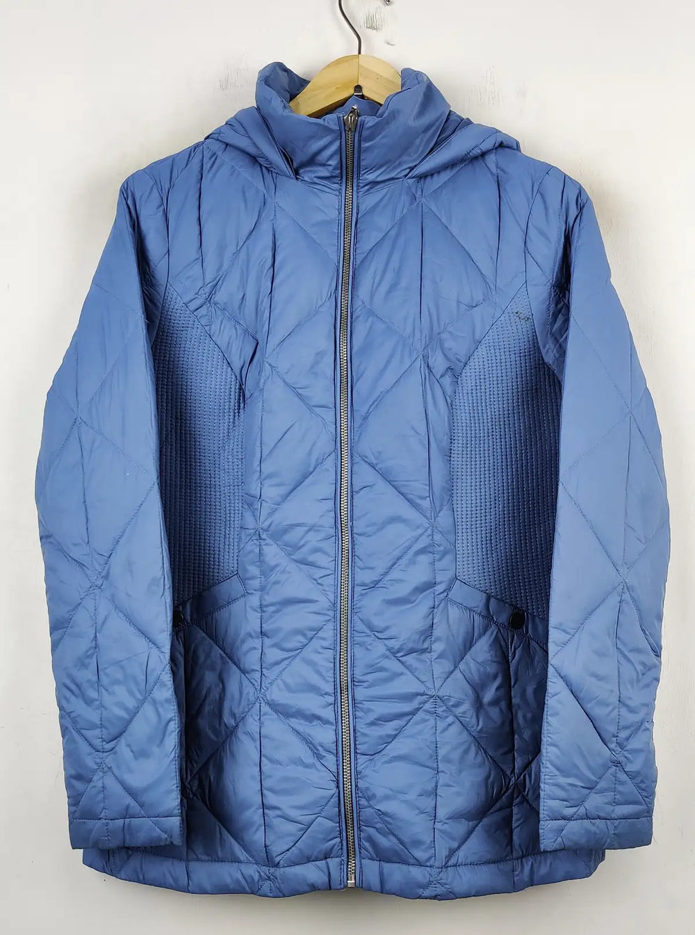 Buy online pre-used pre-loved 100% authentic & Original branded Tu (JKT-612) available in Pakistan. Top international brands avilable.