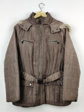 Buy online pre-used pre-loved 100% authentic & Original branded Authentic (JKT-647) available in Pakistan. Top international brands avilable.