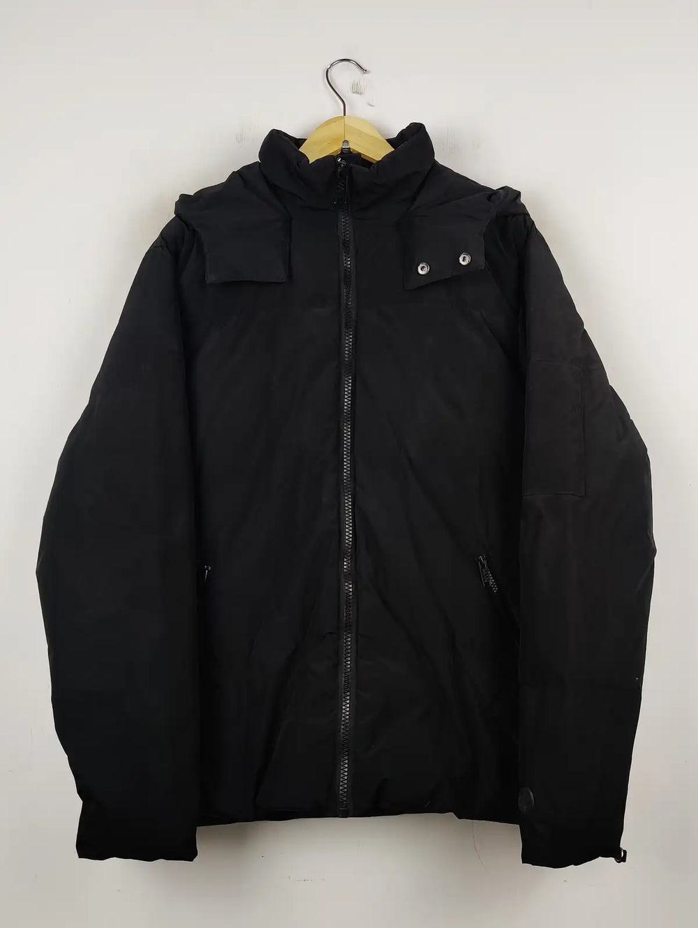 Buy online pre-used pre-loved 100% authentic & Original branded Boohoo (JKT-648) available in Pakistan. Top international brands avilable.