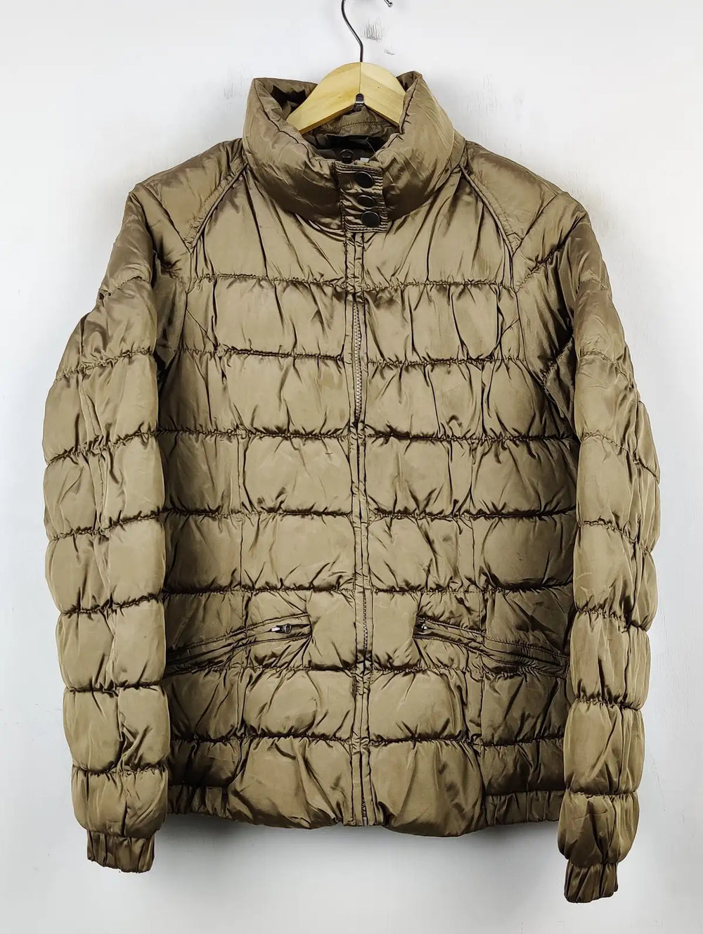 Buy online pre-used pre-loved 100% authentic & Original branded Gina (JKT-695) available in Pakistan. Top international brands avilable.