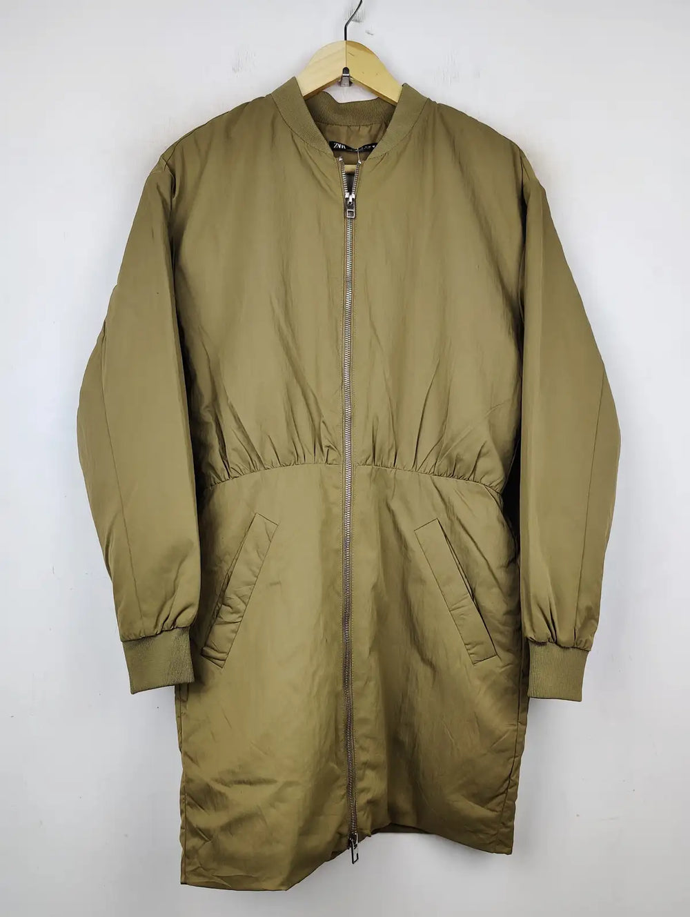 Buy online pre-used pre-loved 100% authentic & Original branded Zara (JKT-736) available in Pakistan. Top international brands avilable.