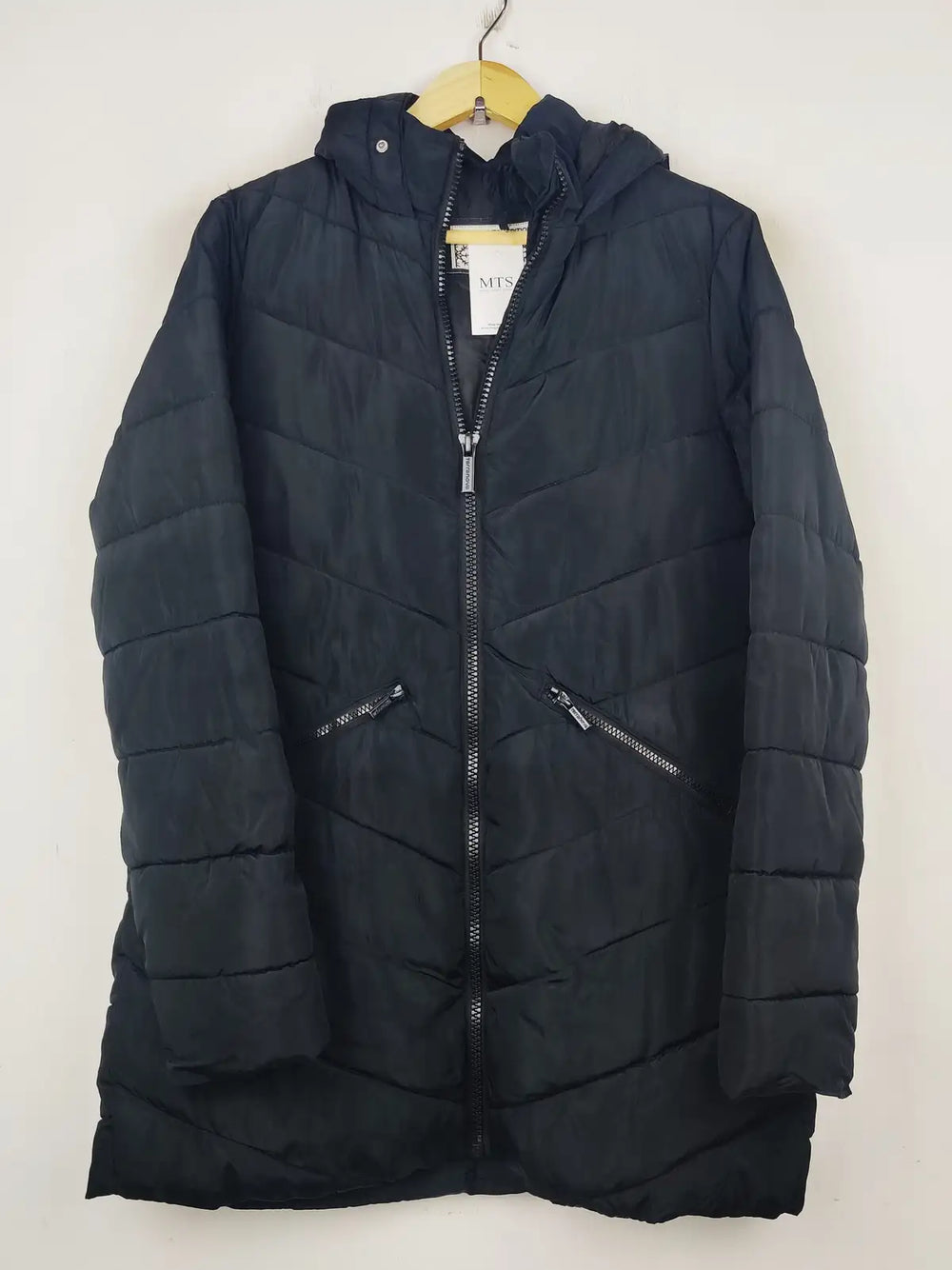 Buy online pre-used pre-loved 100% authentic & Original branded Terranova (JKT-756) available in Pakistan. Top international brands avilable.