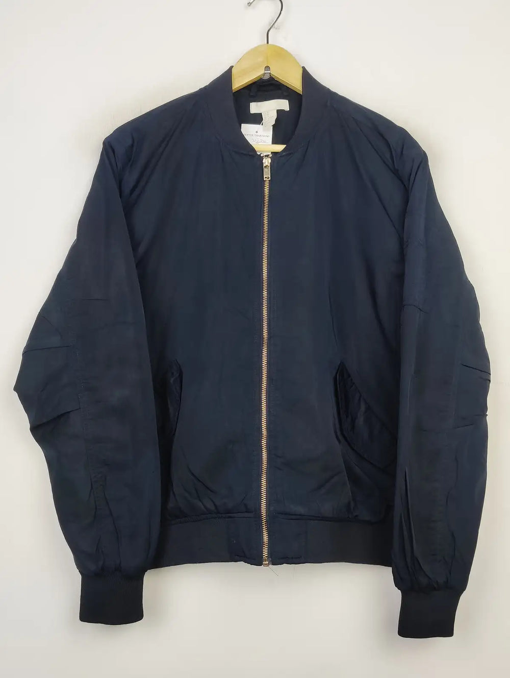 Buy online pre-used pre-loved 100% authentic & Original branded H&M (JKT-840) available in Pakistan. Top international brands avilable.