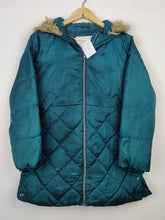 Buy online pre-used pre-loved 100% authentic & Original branded Tu (JKT-848) available in Pakistan. Top international brands avilable.