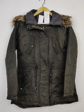 Buy online pre-used pre-loved 100% authentic & Original branded Unknown Brand (JKT-849) available in Pakistan. Top international brands avilable.