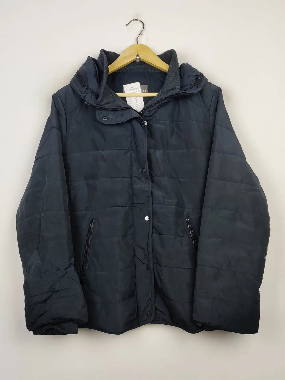 Buy online pre-used pre-loved 100% authentic & Original branded Laura Ashley (JKT-854) available in Pakistan. Top international brands avilable.