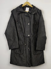 Buy online pre-used pre-loved 100% authentic & Original branded Per Una (JKT-876) available in Pakistan. Top international brands avilable.