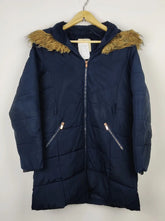 Buy online pre-used pre-loved 100% authentic & Original branded Unknown Brand (JKT-884) available in Pakistan. Top international brands avilable.