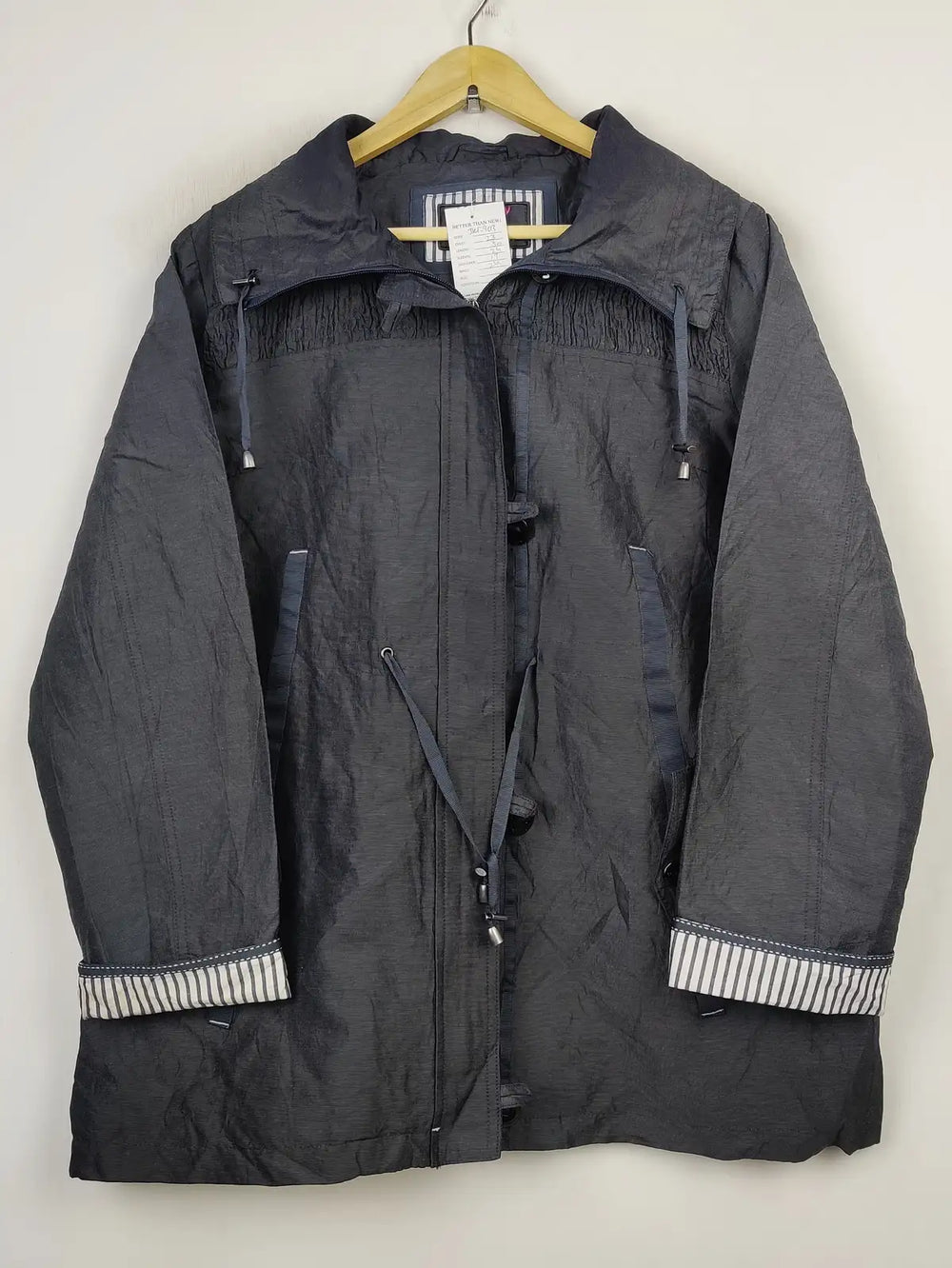 Buy online pre-used pre-loved 100% authentic & Original branded Per Una (JKT-903) available in Pakistan. Top international brands avilable.