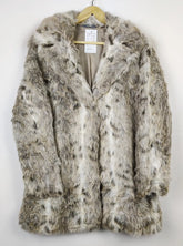 Buy online pre-used pre-loved 100% authentic & Original branded Peacocks (JKT-913) available in Pakistan. Top international brands avilable.