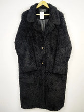 Buy online pre-used pre-loved 100% authentic & Original branded F&F (JKT-992) available in Pakistan. Top international brands avilable.