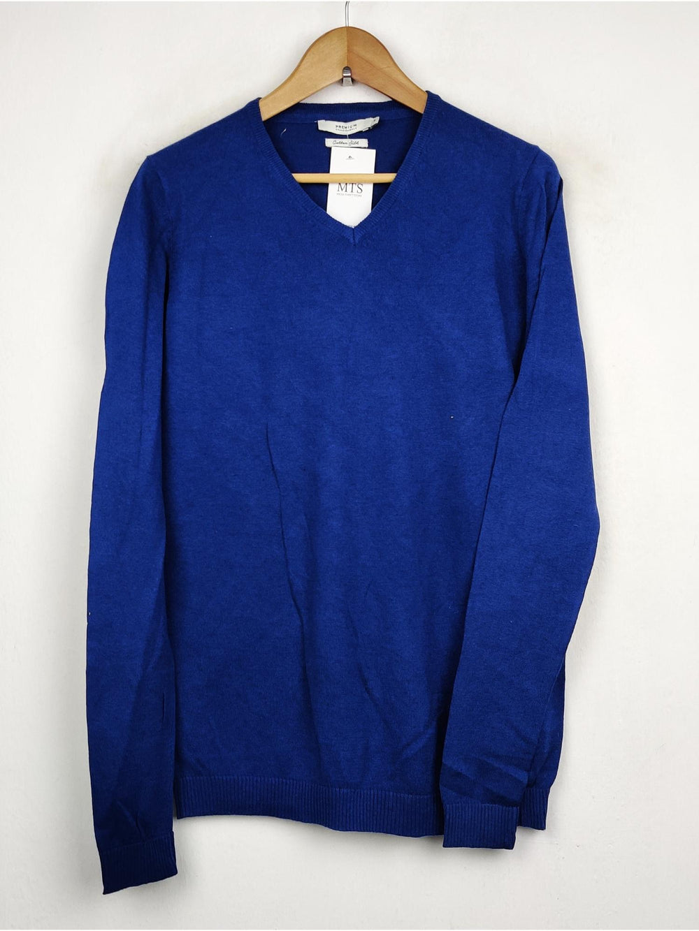 Buy online pre-used pre-loved 100% authentic & Original branded Jack & Jones (JS-2295) available in Pakistan. Top international brands avilable.