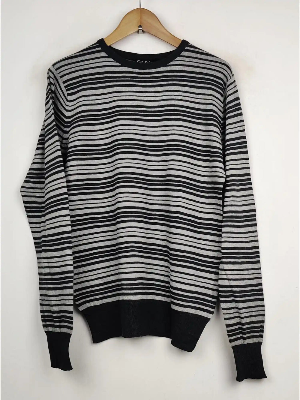 Buy online pre-used pre-loved 100% authentic & Original branded Gmv (JS-2782) available in Pakistan. Top international brands avilable.