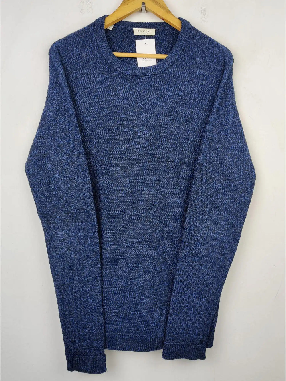 Buy online pre-used pre-loved 100% authentic & Original branded Selected (JS-3249) available in Pakistan. Top international brands avilable.