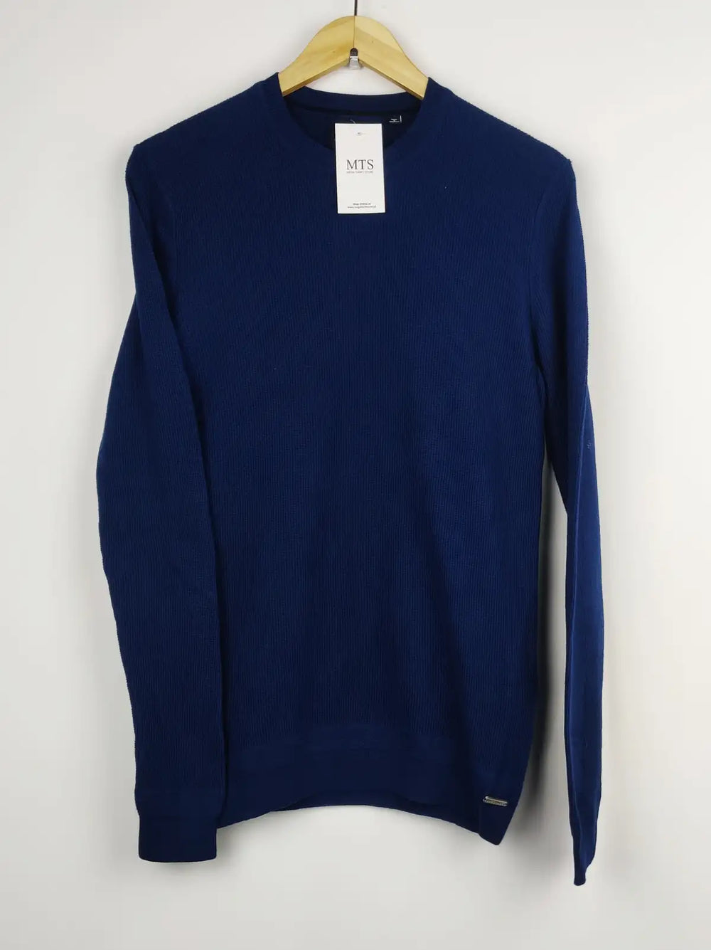 Buy online pre-used pre-loved 100% authentic & Original branded Superdry (JS-4591) available in Pakistan. Top international brands avilable.