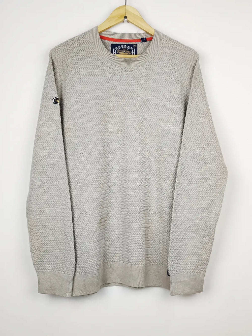 Buy online pre-used pre-loved 100% authentic & Original branded Superdry (JS-4608) available in Pakistan. Top international brands avilable.