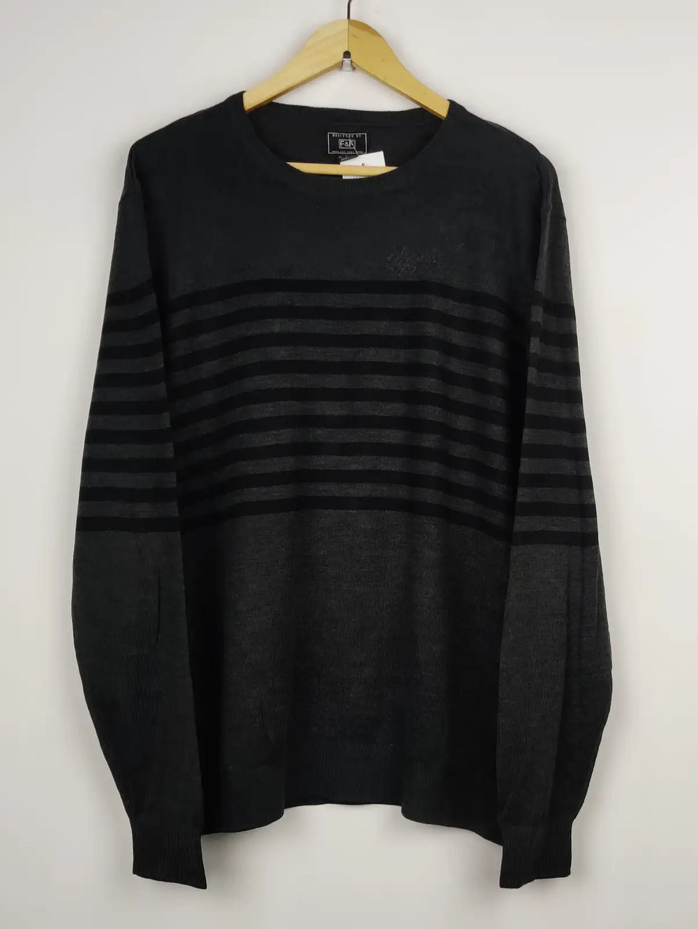 Buy online pre-used pre-loved 100% authentic & Original branded F&F (JS-4689) available in Pakistan. Top international brands avilable.