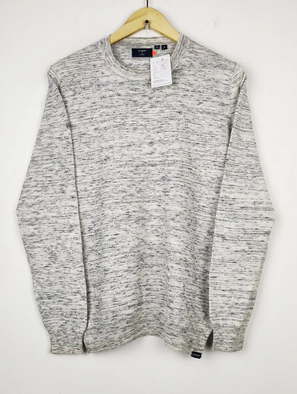 Buy online pre-used pre-loved 100% authentic & Original branded Superdry (JS-7049) available in Pakistan. Top international brands avilable.