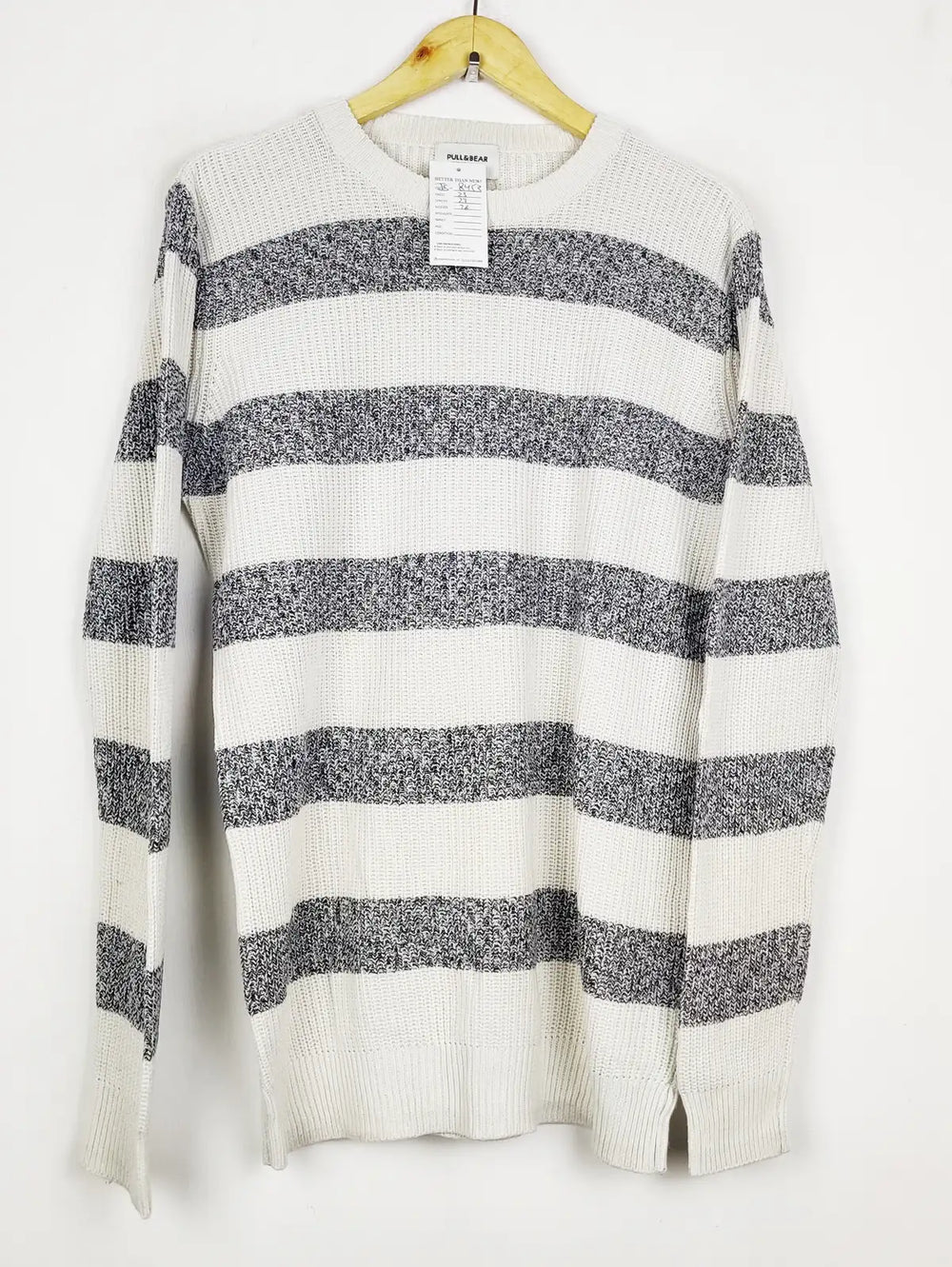 Buy online pre-used pre-loved 100% authentic & Original branded Pull&Bear (JS-8453) available in Pakistan. Top international brands avilable.