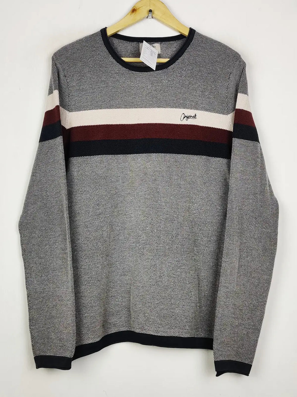 Buy online pre-used pre-loved 100% authentic & Original branded Jack & Jones (JS-8730) available in Pakistan. Top international brands avilable.
