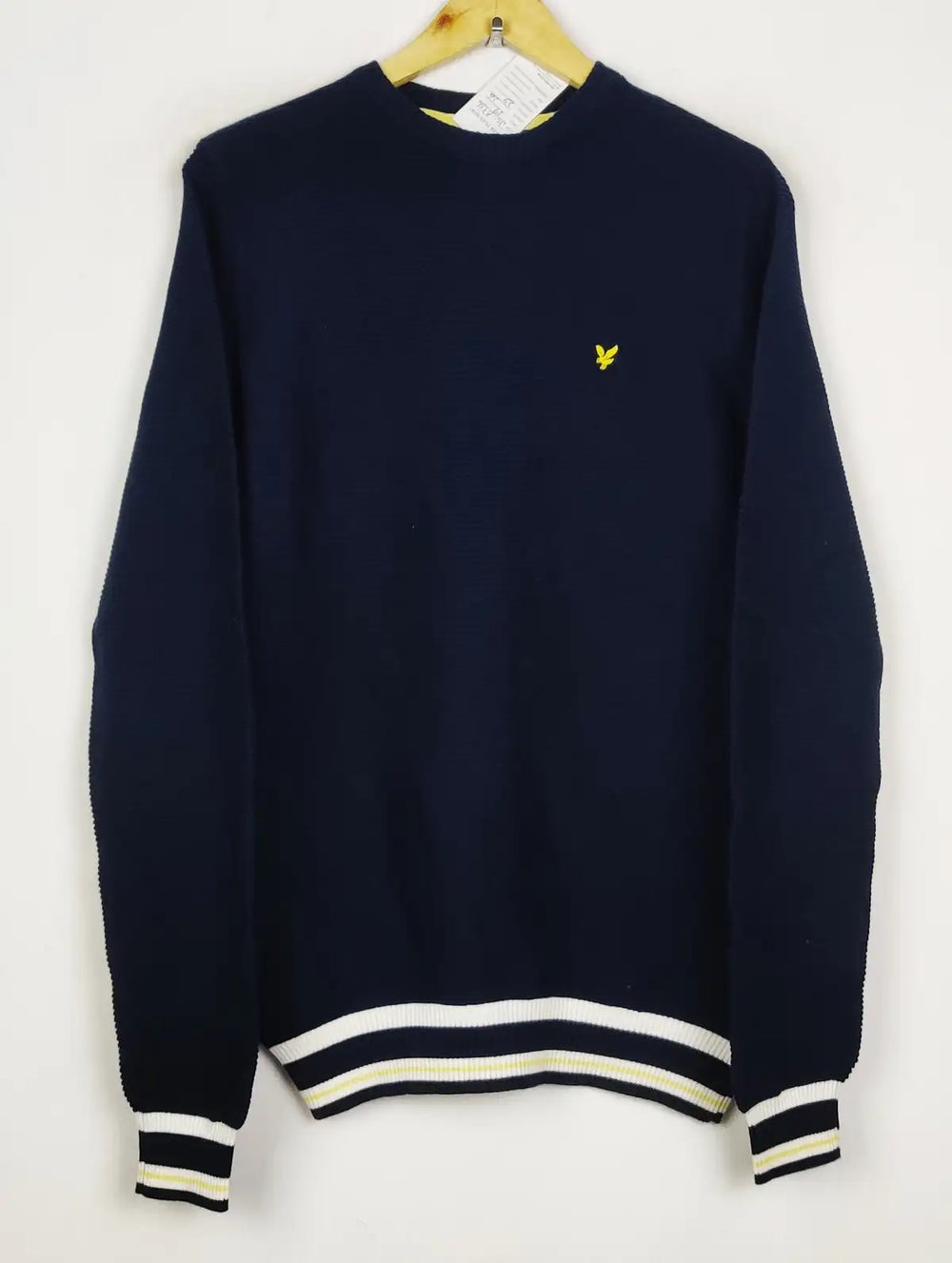 Buy online pre-used pre-loved 100% authentic & Original branded Lyle & Scott (JS-8736) available in Pakistan. Top international brands avilable.