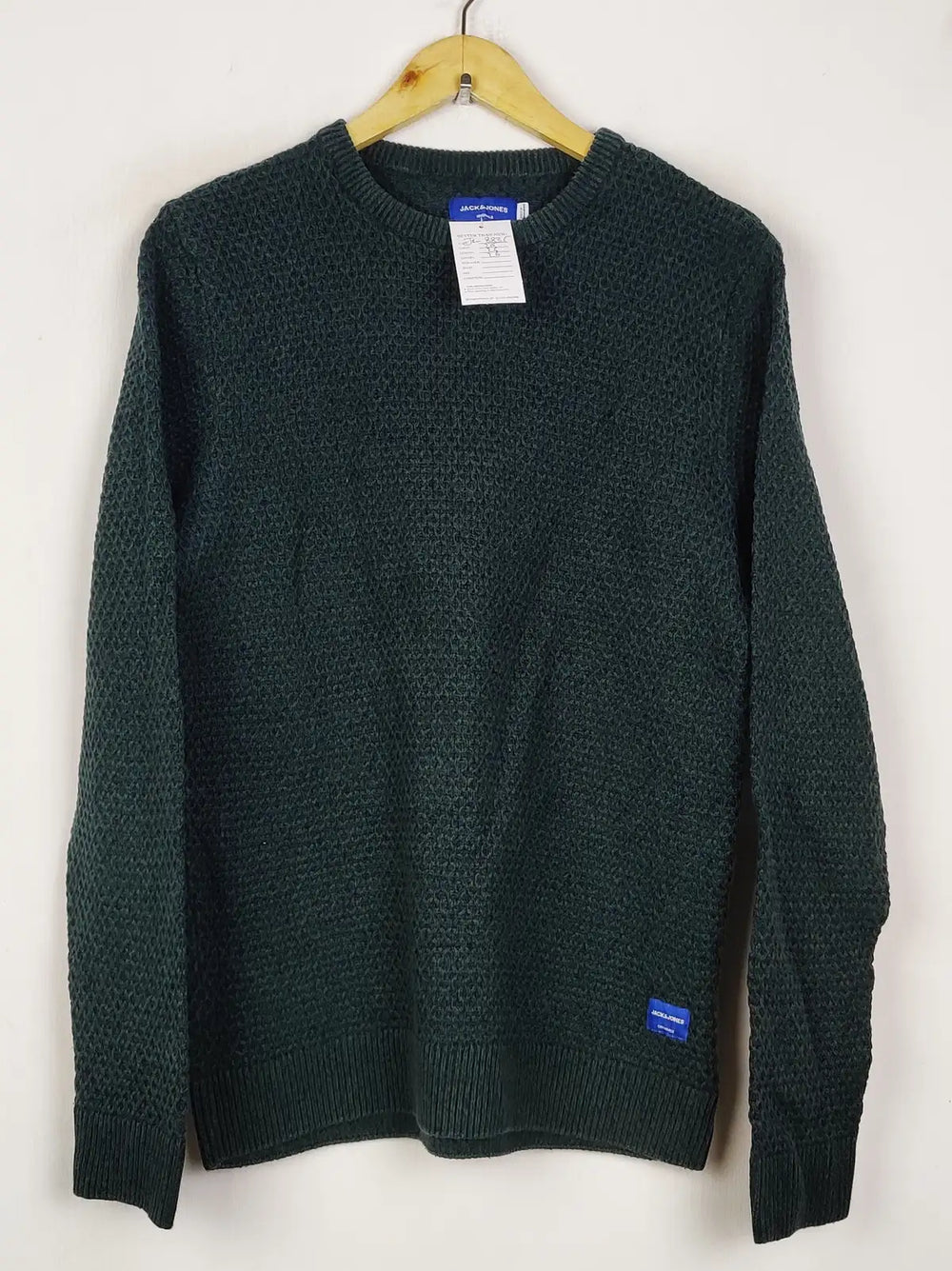 Buy online pre-used pre-loved 100% authentic & Original branded Jack & Jones (JS-8835) available in Pakistan. Top international brands avilable.