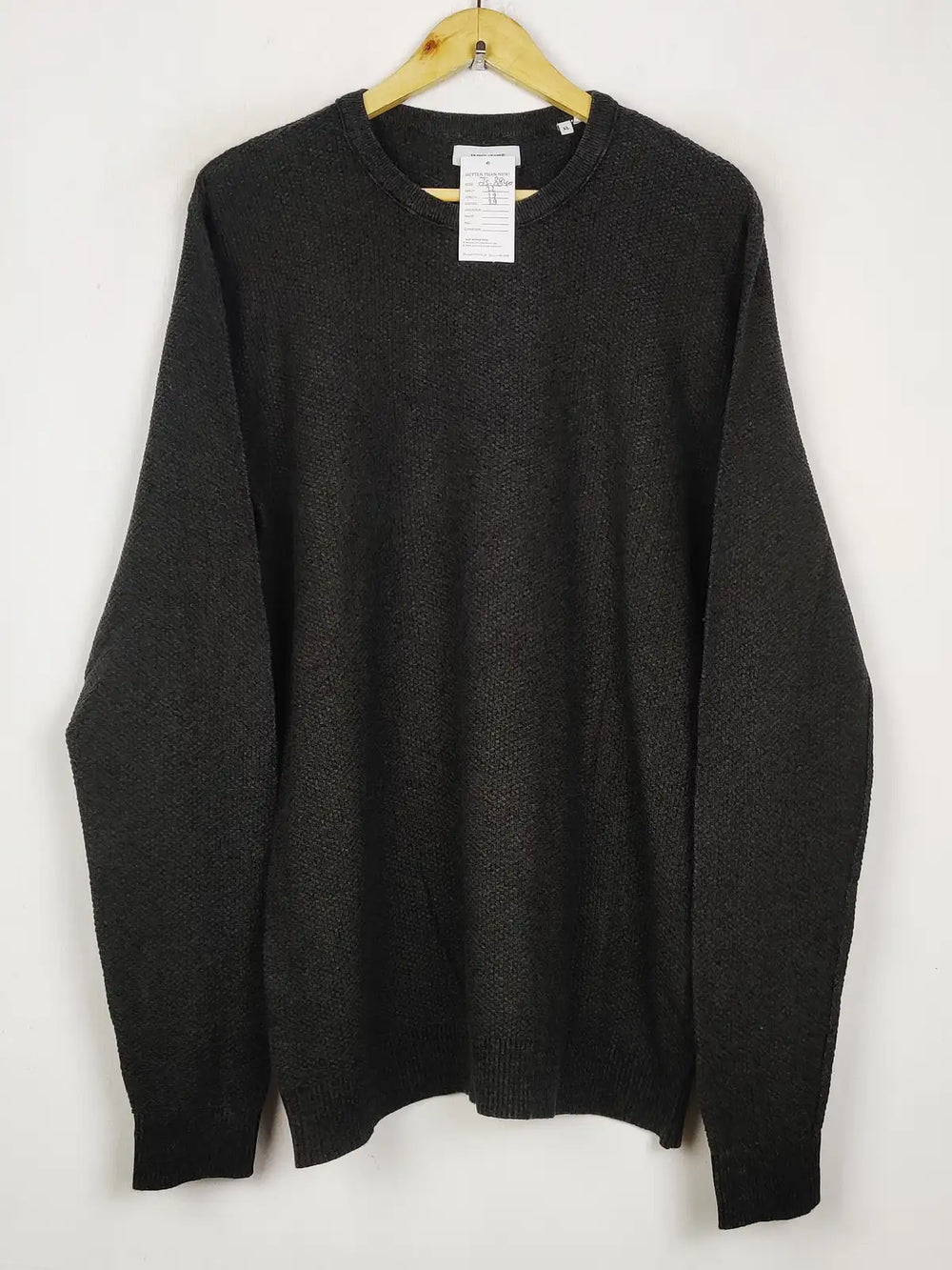 Buy online pre-used pre-loved 100% authentic & Original branded Jack & Jones (JS-8840) available in Pakistan. Top international brands avilable.