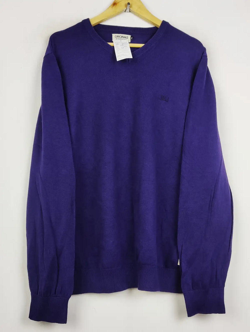 Buy online pre-used pre-loved 100% authentic & Original branded Jack & Jones (JS-8934) available in Pakistan. Top international brands avilable.