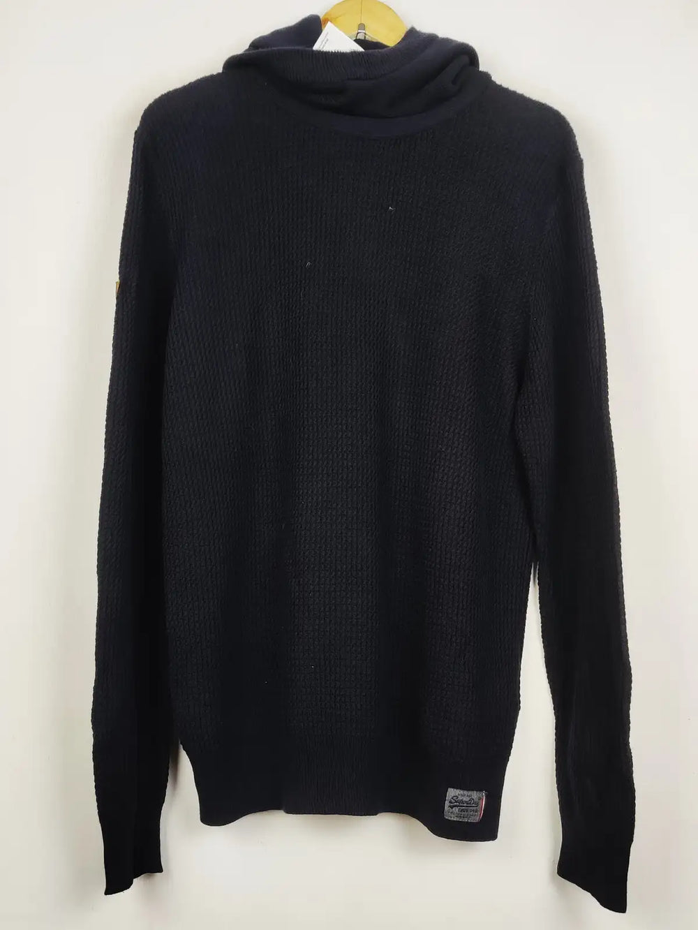 Buy online pre-used pre-loved 100% authentic & Original branded Superdry (JS-8940) available in Pakistan. Top international brands avilable.