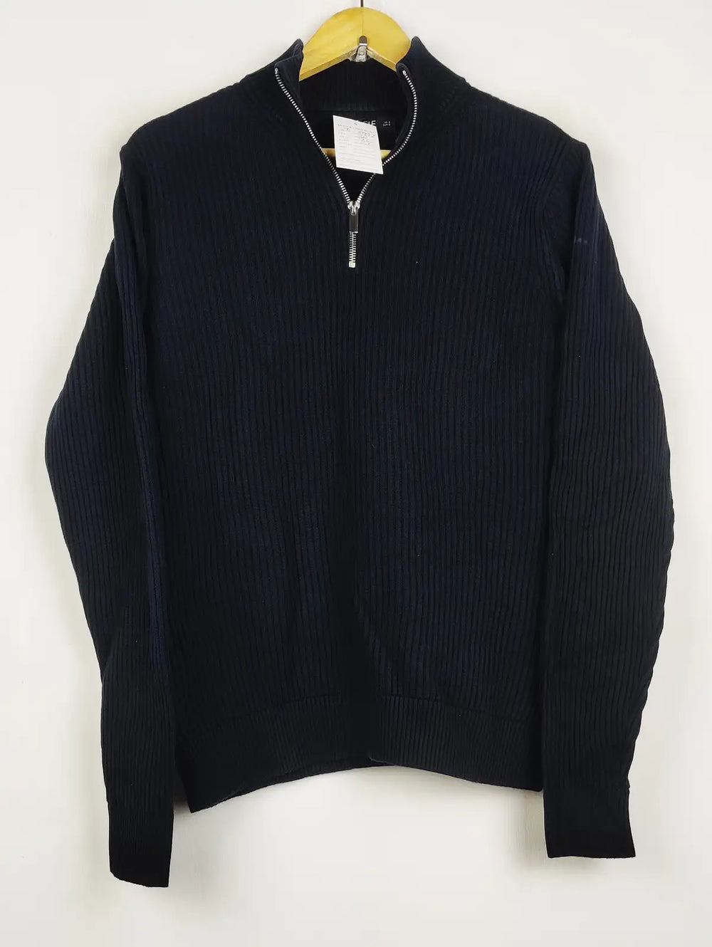 Buy online pre-used pre-loved 100% authentic & Original branded F&F (JS-8992) available in Pakistan. Top international brands avilable.