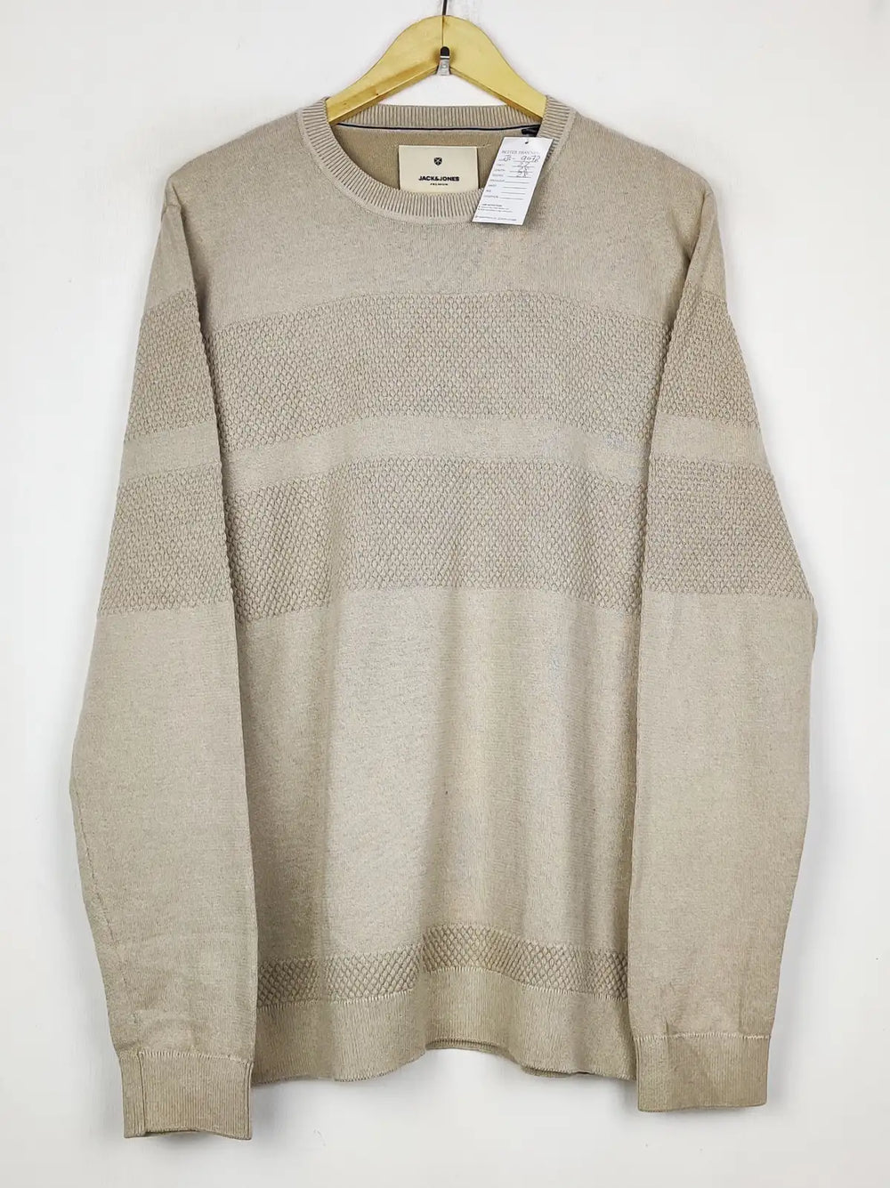 Buy online pre-used pre-loved 100% authentic & Original branded Jack & Jones (JS-9072) available in Pakistan. Top international brands avilable.