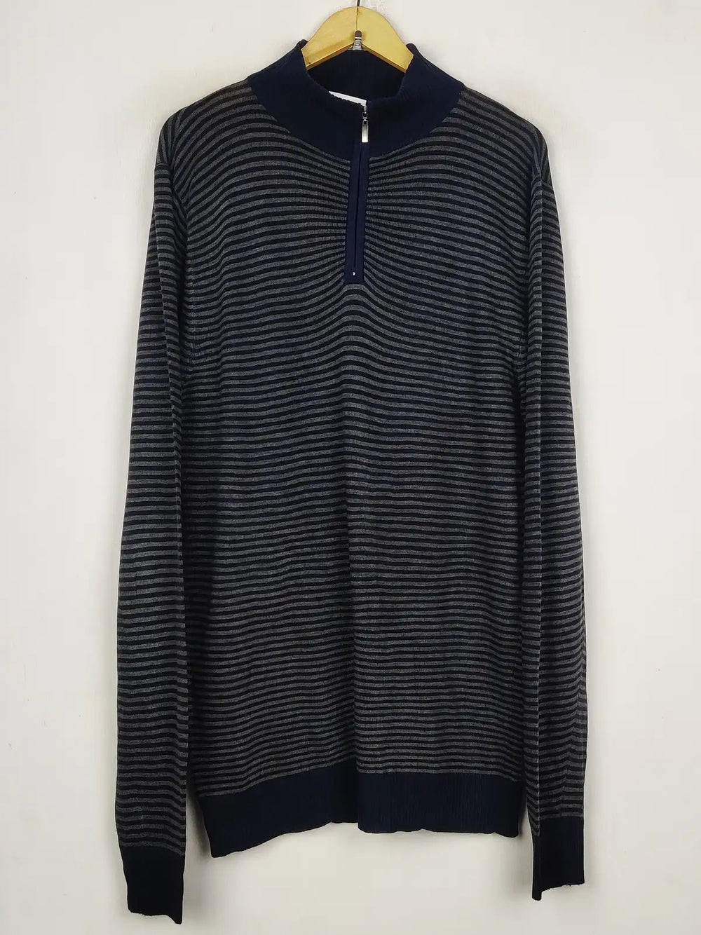Buy online pre-used pre-loved 100% authentic & Original branded Unknown Brand (JS-9394) available in Pakistan. Top international brands avilable.