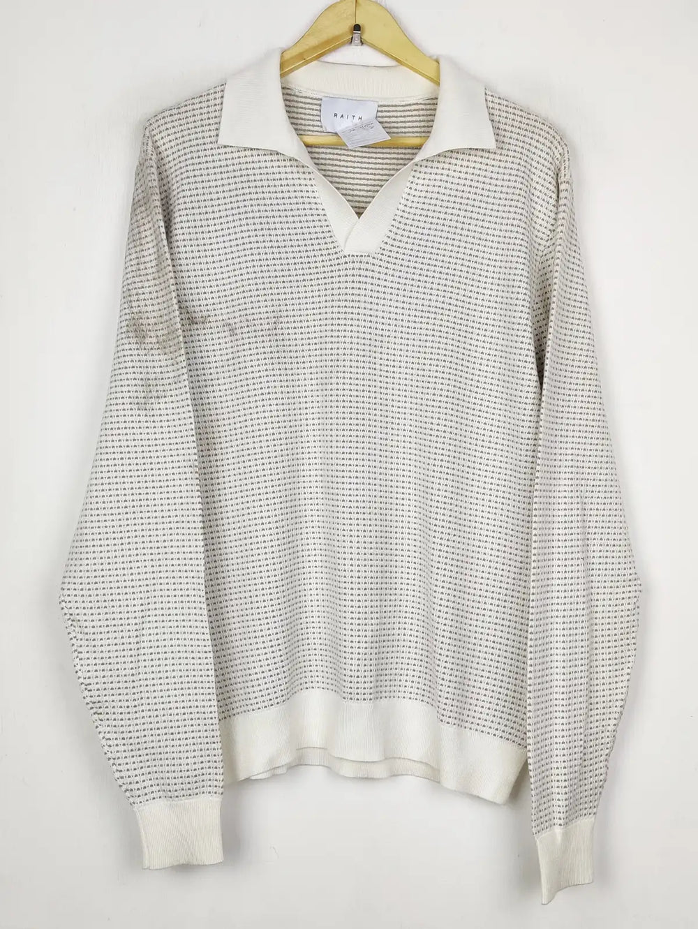Buy online pre-used pre-loved 100% authentic & Original branded Paith (JS-9446) available in Pakistan. Top international brands avilable.