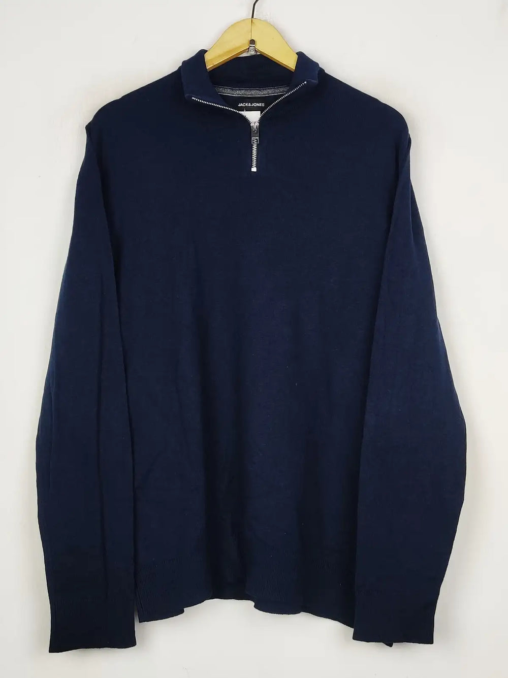Buy online pre-used pre-loved 100% authentic & Original branded Jack & Jones (JS-9452) available in Pakistan. Top international brands avilable.