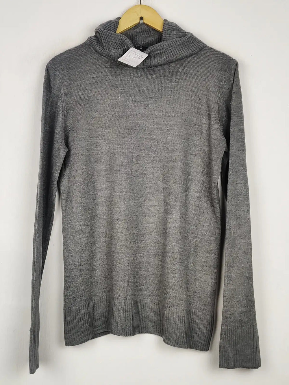 Buy online pre-used pre-loved 100% authentic & Original branded H&M (JS-9830) available in Pakistan. Top international brands avilable.