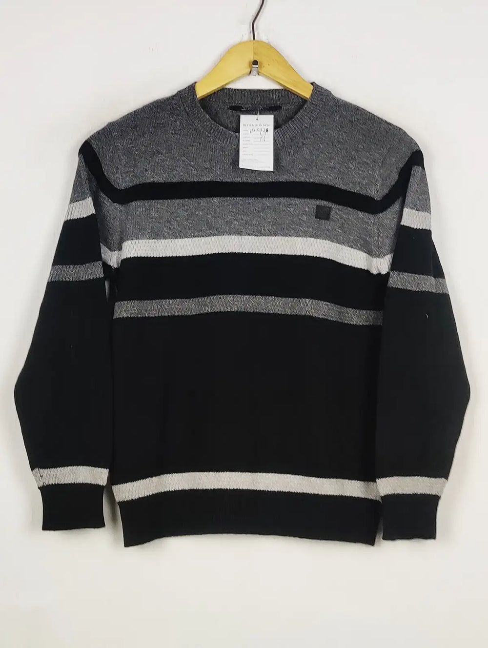 Buy online pre-used pre-loved 100% authentic & Original branded Nukutavake (JS-9938) available in Pakistan. Top international brands avilable.