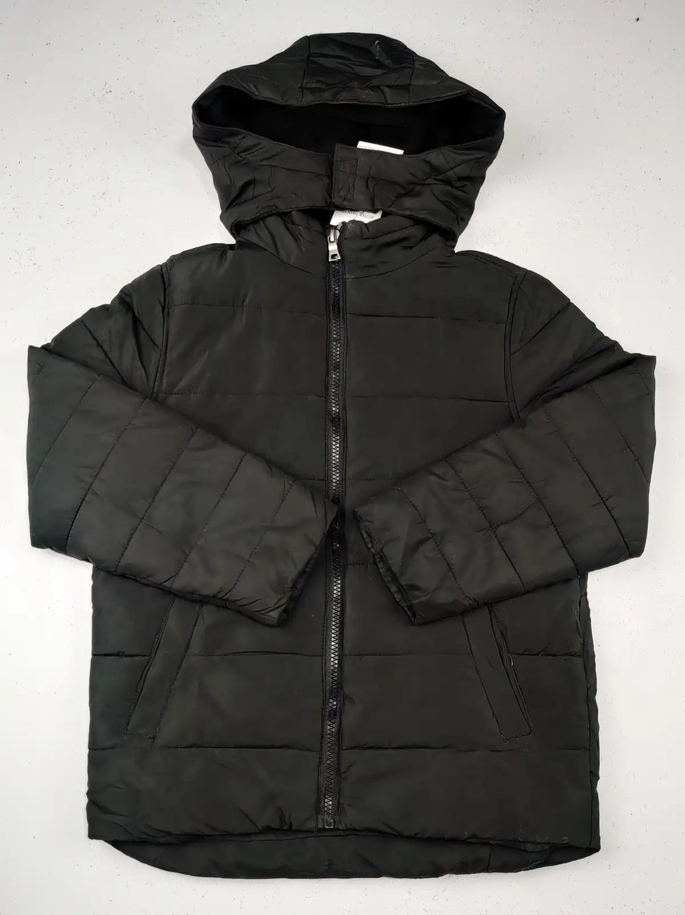 Buy online pre-used pre-loved 100% authentic & Original branded Unknown Brand (KJB-270) available in Pakistan. Top international brands avilable.